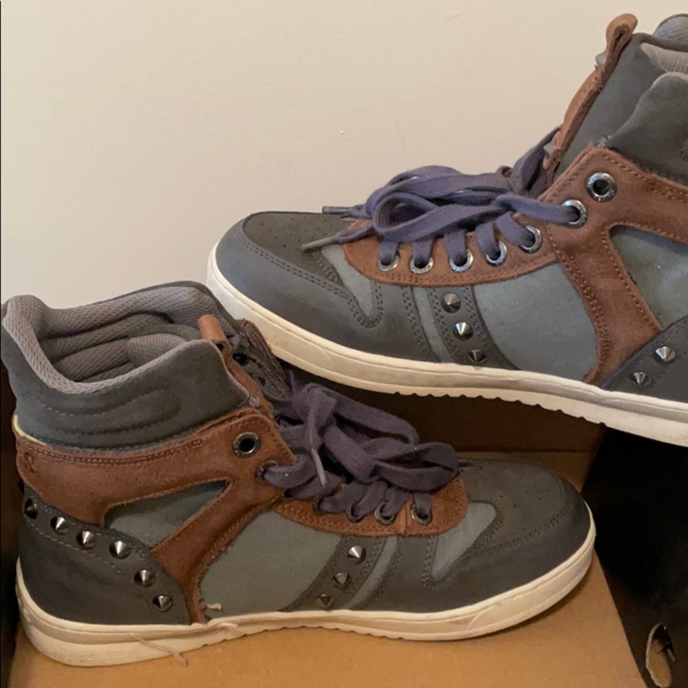 Sneakers